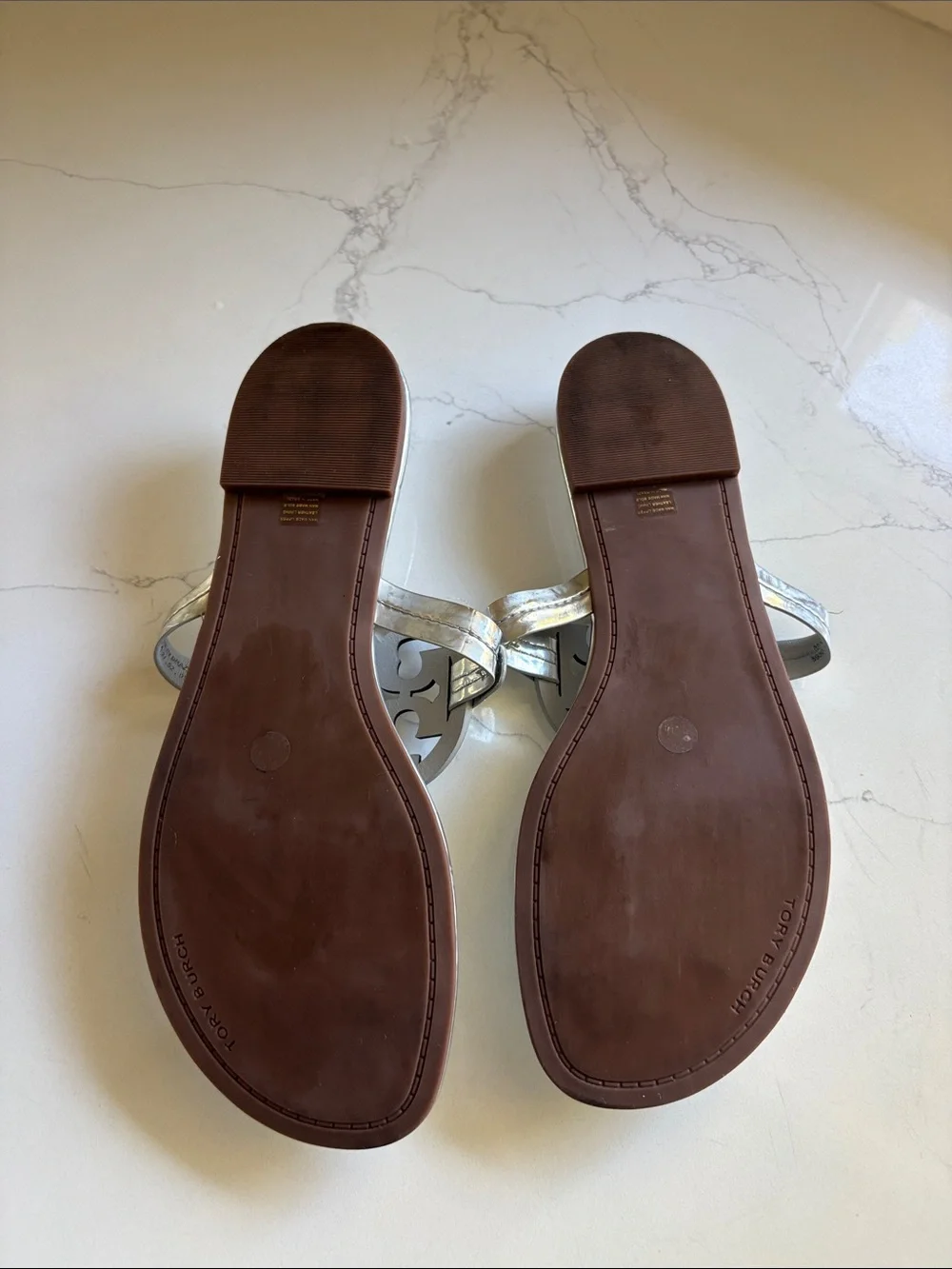 Tory Burch Women’s Metallic Silver Thong Sandals with Logo Medallion size 9.5